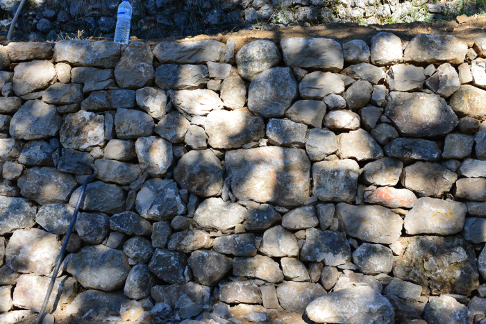 mur en pierres seches